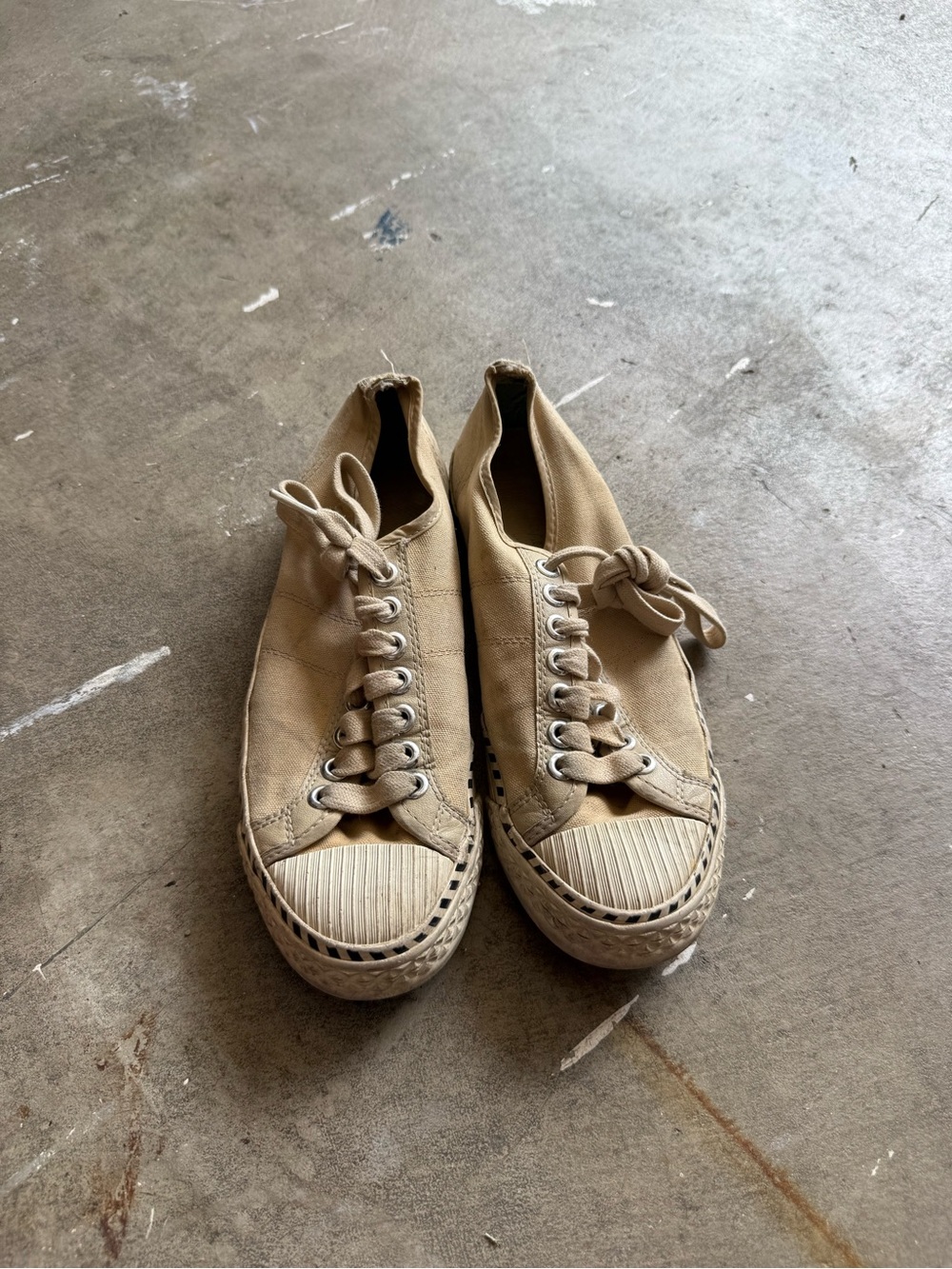 Women’s PR Flyers Casual Canvas Sneakers in Beige